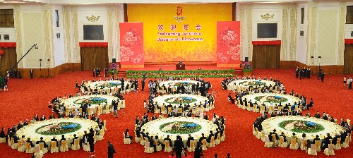 8月8日,中国国家主席胡锦涛和夫人刘永清为出席北京奥运会的贵宾举行欢迎宴会。 新华社记者 李涛 摄